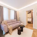 Naxi Suites